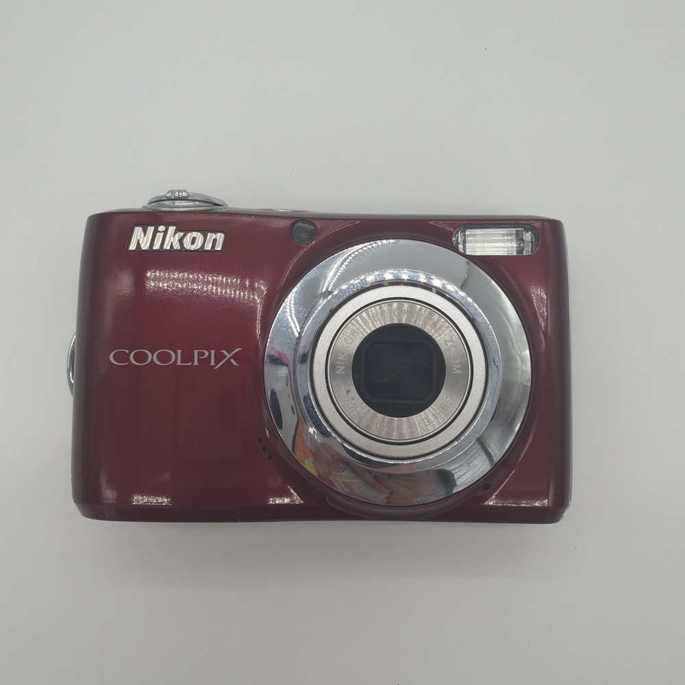 Nikon COOLPIX L22 12.0MP Compact Digital Camera (For Parts or Repair)